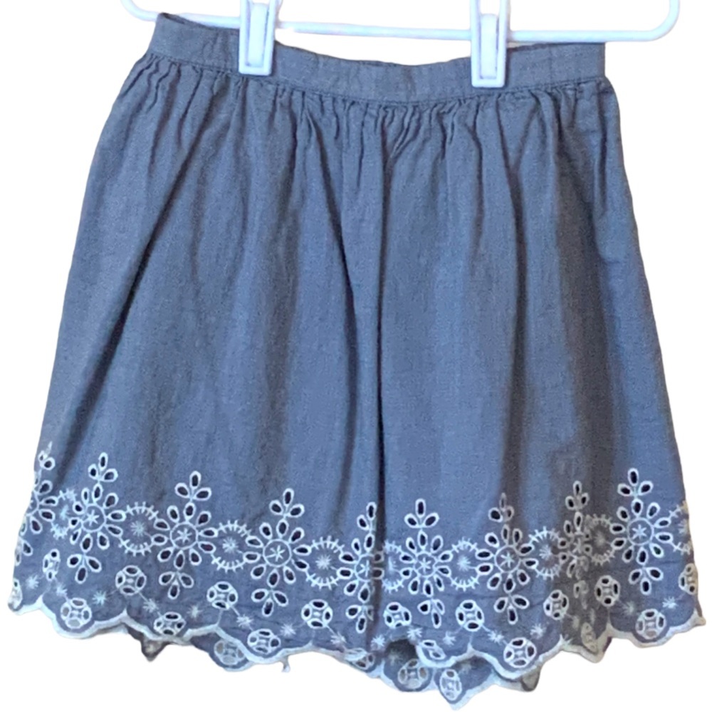 Girl’s Embroidered Lined Skirt from GAP in EUC (5 Years)